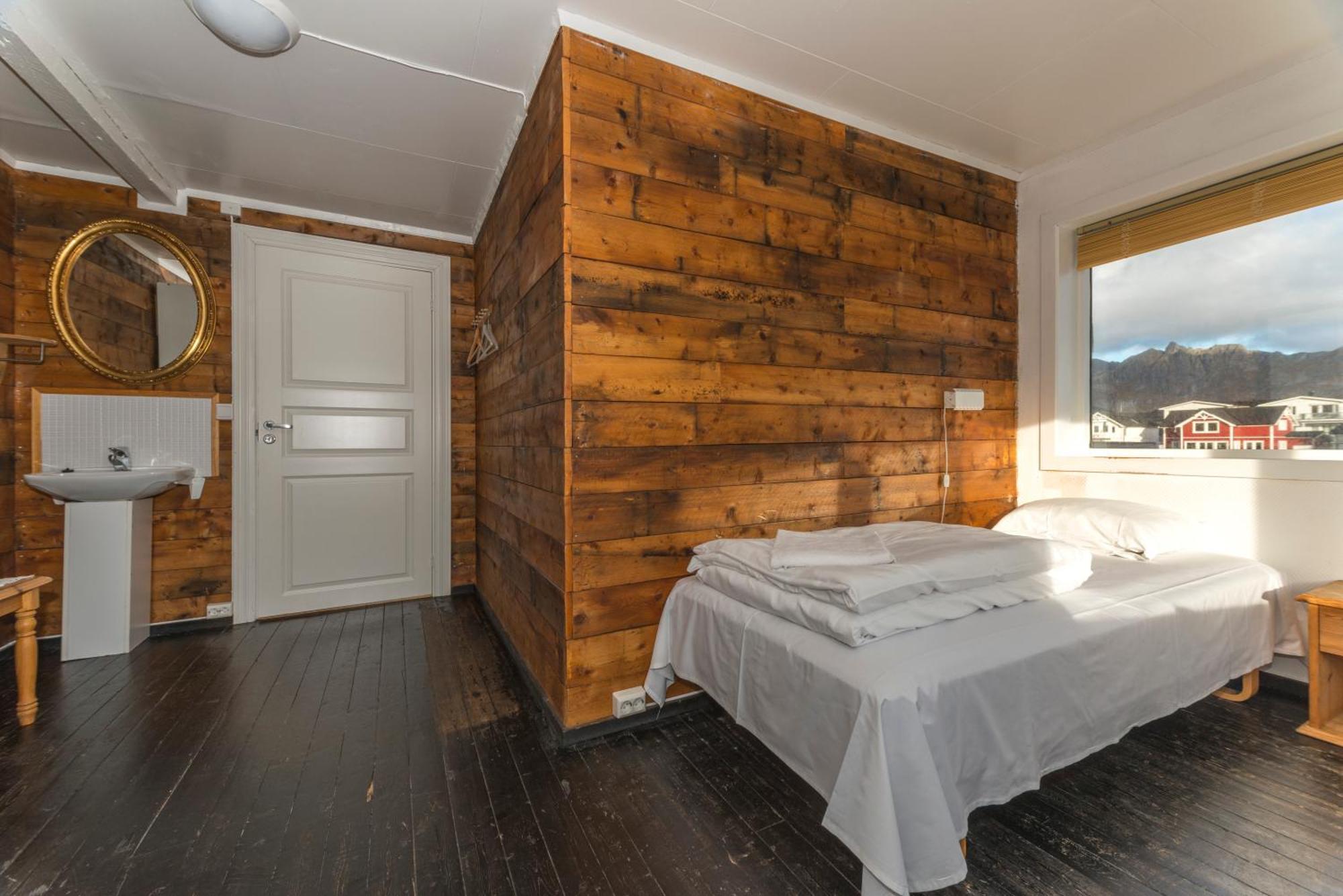 Statsbuene I Kabelvag Otel Dış mekan fotoğraf